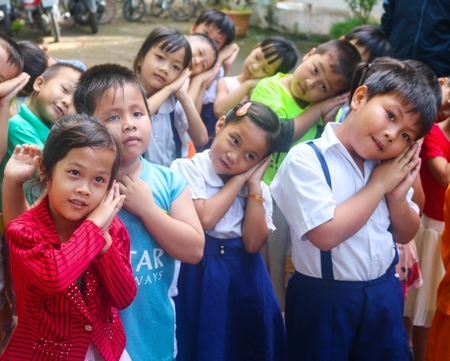 Mùa xuân về long lanh trong mắt trẻ thơ vì được tham gia các hoạt động vui nhộn.