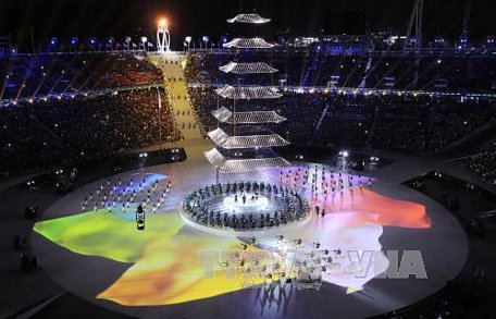 Trong ảnh: Các màn trình diễn tại lễ bế mạc Olympic PyeongChang 2018. YONHAP/TTXVN