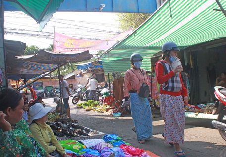 Một “mắt thần” được lắp đặt ngay cổng chợ Công Xi.