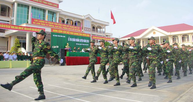 Khối sĩ quan tham mưu là trung tâm hiệp đồng tác chiến, huấn luyện, diễn tập, xây dựng lực lượng. Đây là những sĩ quan trẻ đầy nhiệt huyết, tinh thần trách nhiệm cao, năng động, nhạy bén, luôn hoàn thành xuất sắc nhiệm vụ.