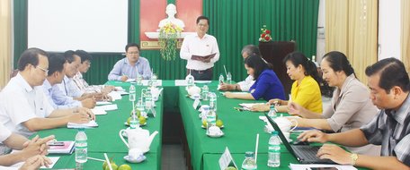   Đoàn giám sát làm việc tại Sở Kế hoạch- Đầu tư.