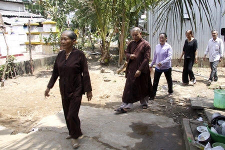 Tổ thiện nguyện đi thăm hỗ trợ bệnh nhân nghèo ở bất cứ nơi đâu, có thể.