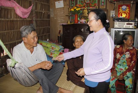 Ngoài quỹ hỗ trợ, các thành viên còn vận động con cháu ở nước ngoài giúp thêm.