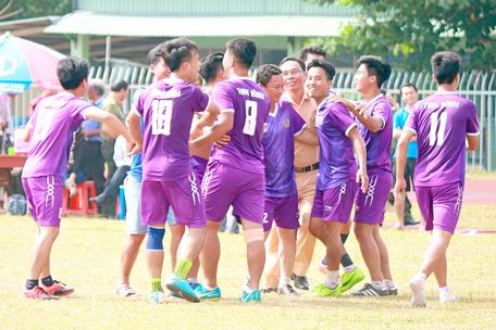  Niềm vui chiến thắng của đội Công an Tam Bình