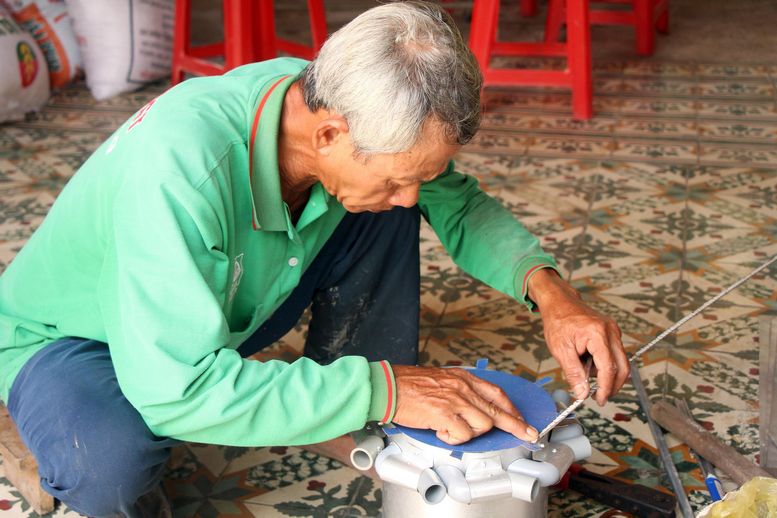 Ông Ba Buôl cho biết, sắp tới sẽ tiếp tục cải tiến nhằm giảm trọng lượng của thiết bị, để di chuyển dễ dàng hơn và nghiên cứu điều chỉnh lượng giống theo yêu cầu của người dân.