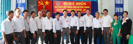 BCH nhiệm kỳ mới ra mắt đại hội. 
