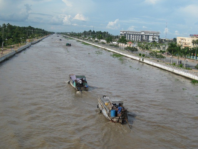 Hệ thống giao thông thủy ở ĐBSCL ngày càng phát triển (Ảnh: K.V)