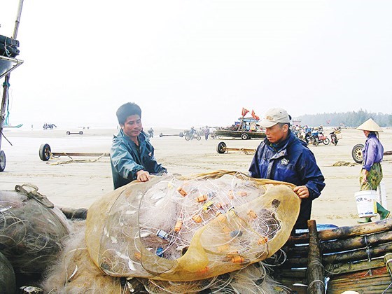 Mỗi một bè mảng chỉ cần 2 người