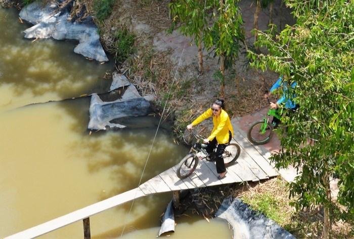 Không thiếu những trò chơi thú vị để du khách thử sức.