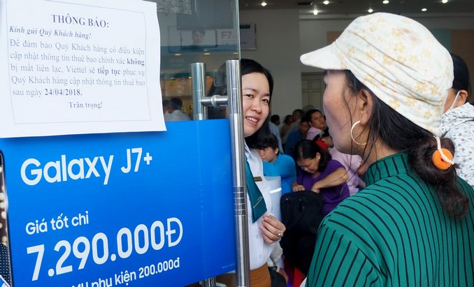 … và các nhân viên giao dịch đã thông báo “tiếp tục phục vụ cập nhật thông tin, không bị mất liên lạc sau 24/4, trong tuần này và tuần sau khi nào đến cũng được”.