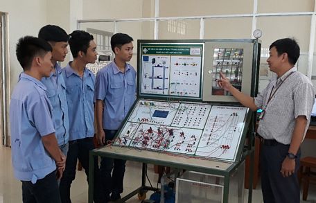 Sáng kiến của thầy Huỳnh Thanh Huy giúp học sinh tiếp cận mô hình thực tế, tiết kiệm chi phí mang lại hiệu quả cao trong giảng dạy.