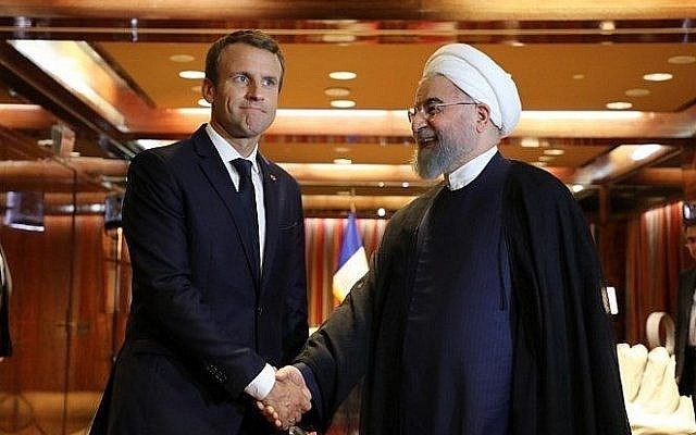 Tổng thống Pháp Emmanuel Macron và người đồng cấp Iran Hassan Rouhani gặp nhau ở New York, tháng 9/2017. (Nguồn: AFP)