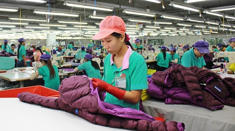 Công nhân lao động luôn mong muốn được quan tâm nhiều hơn về việc làm, thu nhập...
