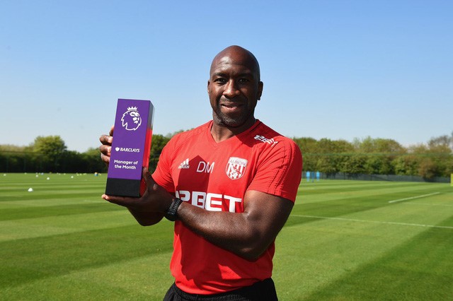 HLV Darren Moore nhận giải HLV xuất sắc nhất tháng 4 ở Premier League chỉ vài giờ trước khi West Brom xuống hạng