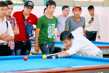 Trần Vinh Mậu (Vũng Liêm) giành HCĐ nội dung bi da tự do.