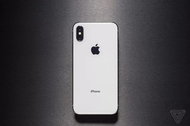 Mẫu iPhone X. (Nguồn: The Verge)