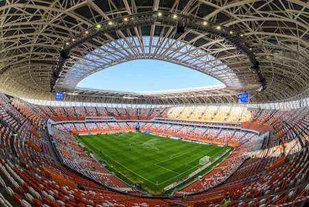 … khán đài bên trong với 44.412 chỗ ngồi của Mordovia Arena cũng đẹp đến ngỡ ngàng.