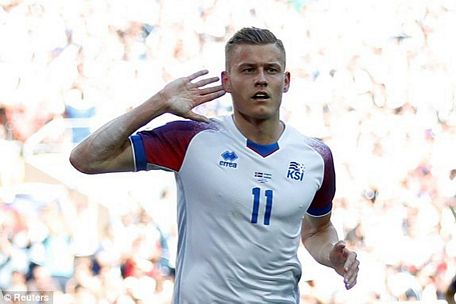 Finnbogason ghi bàn đầu tiên cho Iceland ở các kỳ World Cup