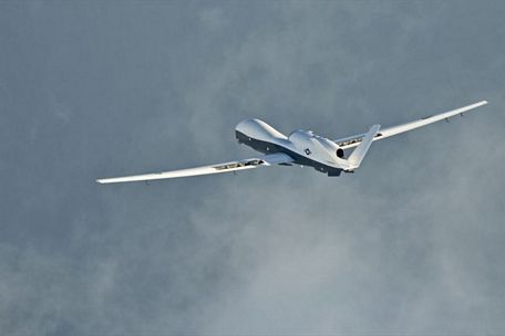 Máy bay trinh thám không người lái MQ-4C Triton của Mỹ. Ảnh: Reuters