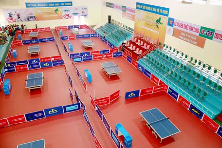 Quang cảnh Nhà thi đấu TDTT tỉnh Vĩnh Long đã sẵn sàng cho giải.