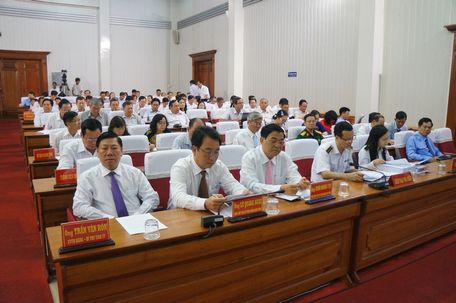 Các đại biểu tham dự kỳ họp