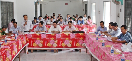 Đoàn phúc tra làm việc tại xã Thới Hòa.