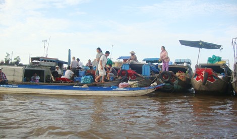 Chợ nổi Long Xuyên.