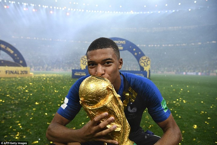 Ở tuổi 19, Kylian Mbappe đã trở thành nhà vô địch thế giới.