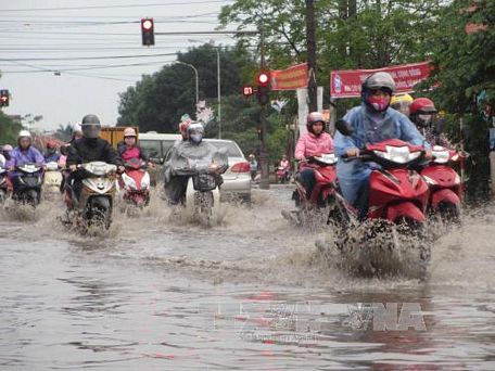 Các tỉnh Bắc và Trung Bộ vẫn có mưa. Ảnh: TTXVN