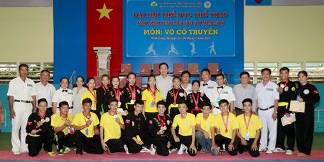 Đoàn VĐV Long Hồ giành 24 huy chương, xếp hạng nhất toàn đoàn môn Võ cổ truyền tại Đại hội TDTT tỉnh Vĩnh Long lần thứ 8.