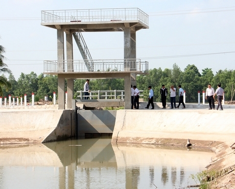 Việc thực hiện cơ chế giá sản phẩm, dịch vụ giúp huy động tối đa nguồn lực từ tư nhân đầu tư xây dựng các công trình thủy lợi.