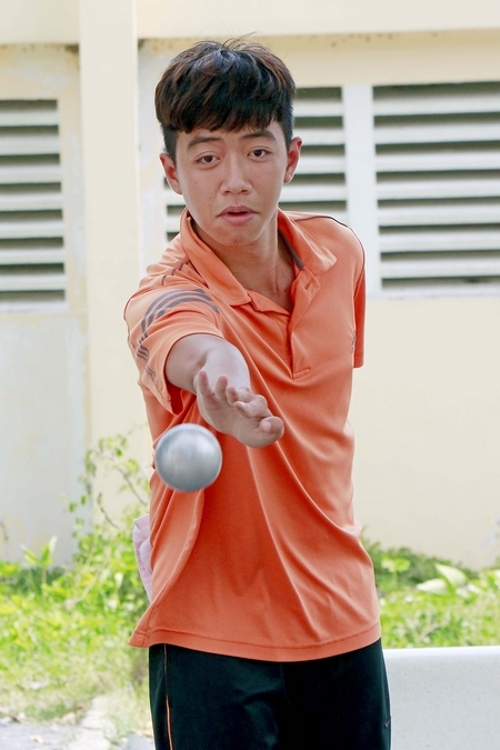 Tấn Tài (Vĩnh Long) giành HCB nội dung bộ 3 nam cùng Văn Tính, Văn Thuận.