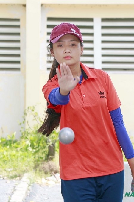 Anh Thư cùng Tuyết Nhung, giành HCB nội dung đôi nữ.