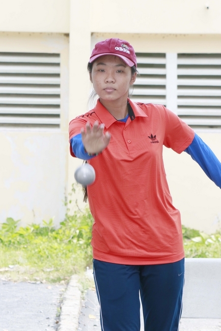 Tuyết Nhung cùng Anh Thư, giành HCB nội dung đôi nữ.