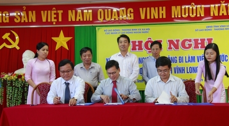 Các đơn vị ký kết biên bản ghi nhớ hợp tác về xuất khẩu lao động.