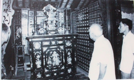 Chủ tịch Tôn Đức Thắng lúc sinh thời về thăm quê và ngôi nhà ở  cù lao Ông Hổ. Ảnh tư liệu