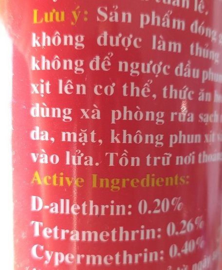 Đây là lưu ý và thành phần của một loại thuốc diệt côn trùng mà người bán hàng sử dụng đuổi ruồi nhặng.