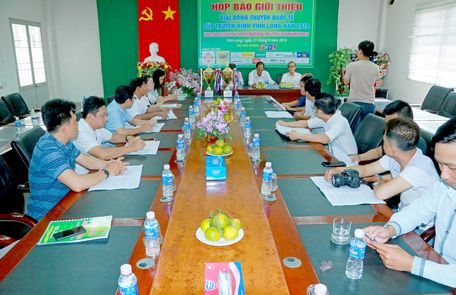 Quang cảnh buổi họp báo.