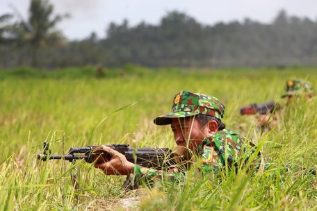 Diễn tập khu vực phòng thủ sát thực tế, nâng cao khả năng và trình độ chiến đấu của lực lượng vũ trang.