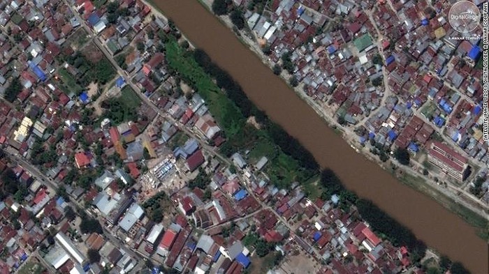 Tuy nhiên, sau thảm họa, hình ảnh của DigitalGlobe cho thấy khách sạn nổi tiếng này chỉ còn là một đống đổ nát trên nền đất.