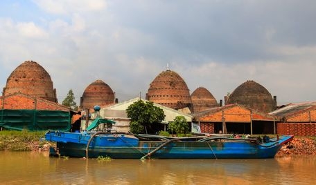  Hiện các lò nung trấu đã tạm ngưng hoạt động chờ các cơ quan chức năng xem xét, quyết định.