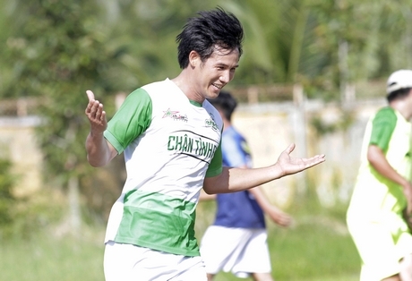 Pha ăn mừng ghi bàn của tiền đạo Thanh Thức (Chân Tình 308 FC).