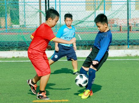 Bóng đá cộng đồng với các cầu thủ U10 TP Vĩnh Long 2018 đang phát triển tốt, hứa hẹn có nhiều tài năng cho tương lai.