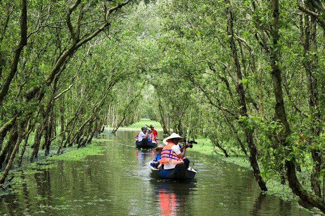 Khung cảnh thiên nhiên hùng vĩ nhưng cũng thật gần gũi