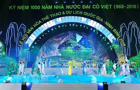 Chương trình nghệ thuật đặc biệt với chủ đề Non nước ngàn năm.(Ảnh: Minh Đức/TTXVN)