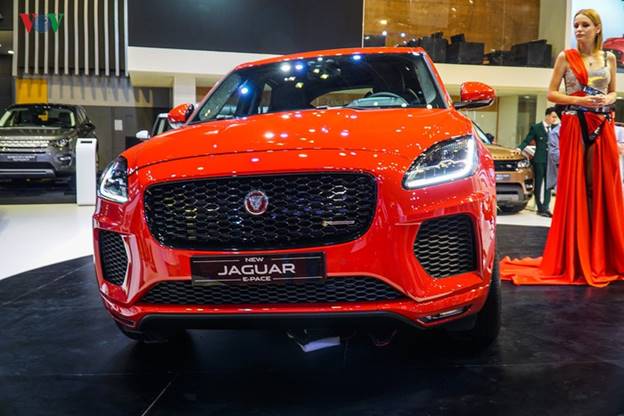 Jaguar E-Pace: Chiếc SUV cỡ nhỏ của Jaguar có nhiều trang bị hiện đại và thiết kế khá giống với 