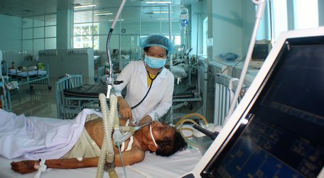 Nhiều bác sĩ, y tá, điều dưỡng cho rằng áp lực công việc là rất lớn. Ảnh minh họa