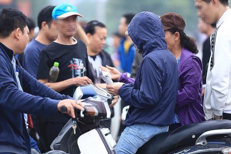 Những gương mặt 