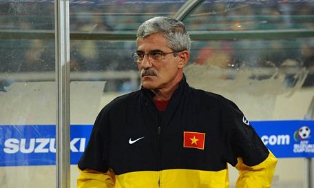 “Thầy phù thủy” Henrique Calisto trở lại Việt Nam để gặp gỡ các học trò cũ của mình, cũng như truyền cảm hứng cho ĐT Việt Nam tại AFF Cup 2018. Ảnh: AFF