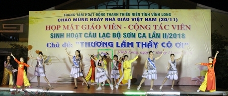 Tiết mục văn nghệ của các em thiếu nhi CLB Sơn Ca.